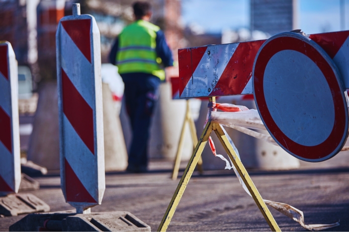 Silniční uzavírka stavba