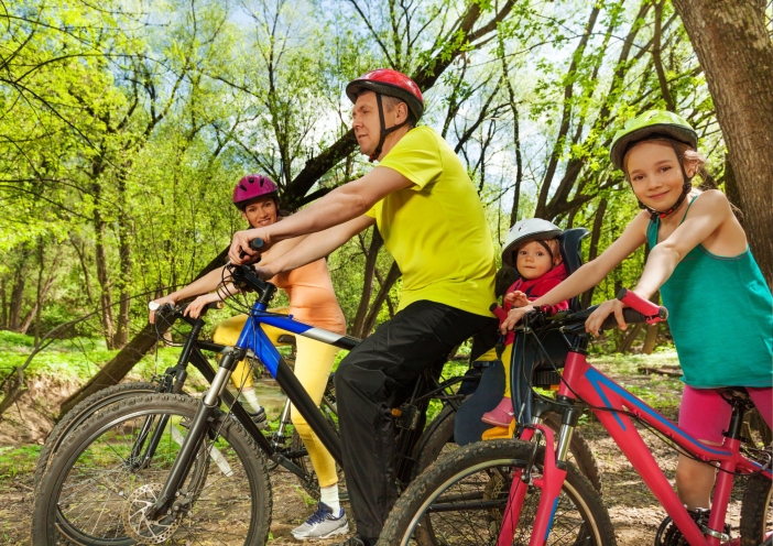 cyklisti ilustrační 