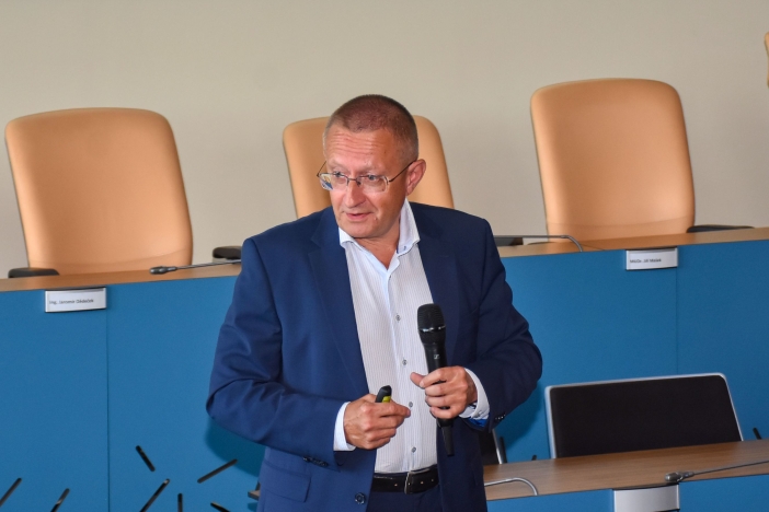 Prezentace zaměřená na problematiku zdraví a zdravotnictví v Královéhradeckém kraji v datech Národního zdravotnického informačního portálu.