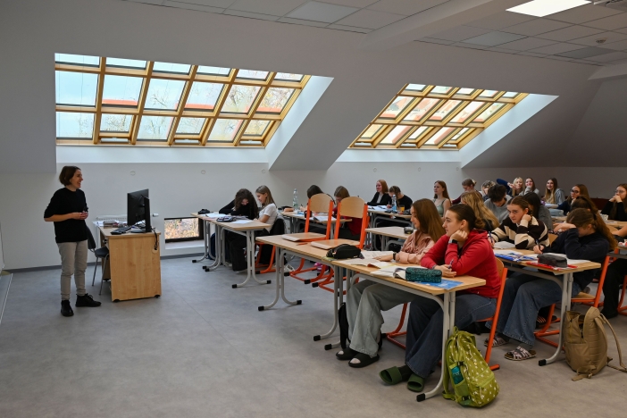 nové učebny na zdravotní škole v HK