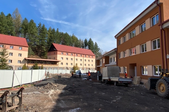  V Tmavém Dole finišují stavební práce 