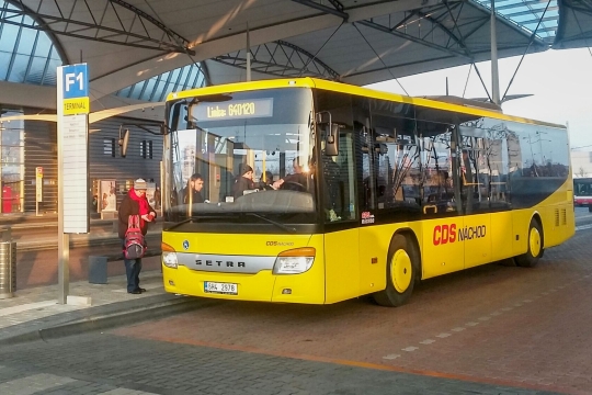 Od 12. prosince se ve východních Čechách zvýší ceny jízdného