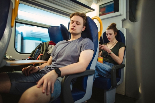 cestující ilustrační