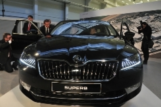 Prezident Miloš Zeman vyzkoušel v Kvasinách nový superb