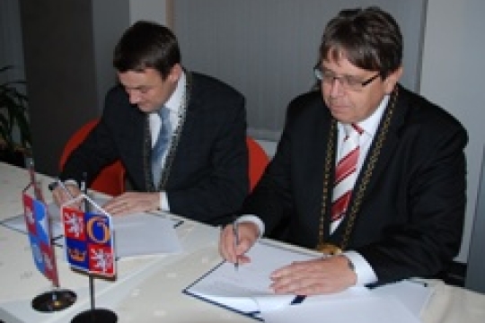 Hejtman Franc podepsal Memorandum o spolupráci v oblasti cestovního ruchu s Libereckým krajem