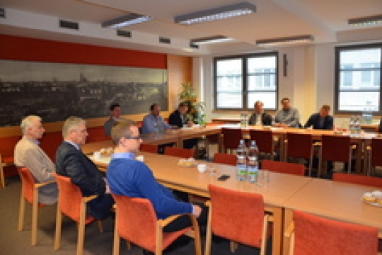 Kraj je připraven na dohodu s dopravci a na podepsání společných dodatků k současným smlouvám 