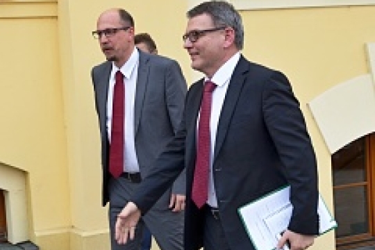 Ministr zahraničních věcí Lubomír Zaorálek v kraji: Zaměstnávání zahraničních pracovníků i beseda se studenty