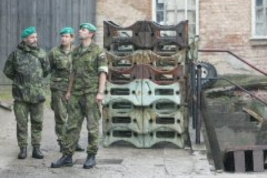 O muničních skladech v regionu a dalších možných hrozbách chceme být informováni, říká hejtman Franc