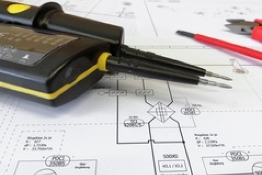 Kraj pokračuje v investicích do škol. Další peníze putují do Hronova, Bydžova a Rychnova nad Kněžnou