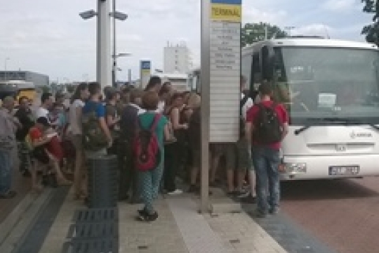 Veřejnou dopravou na kulturní akce: posílené spoje na Chlum fungovaly bez potíží