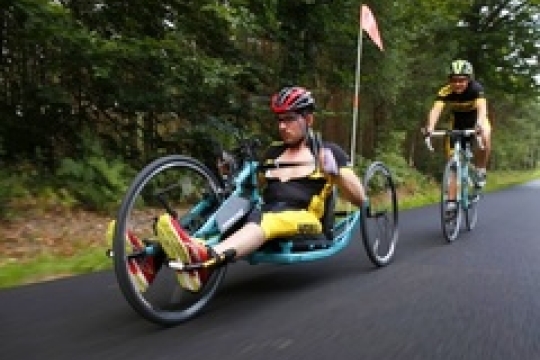 Odstartoval jeden z největších sportovně-integračních projektů současnosti – Metrostav Handy Cyklo Maraton