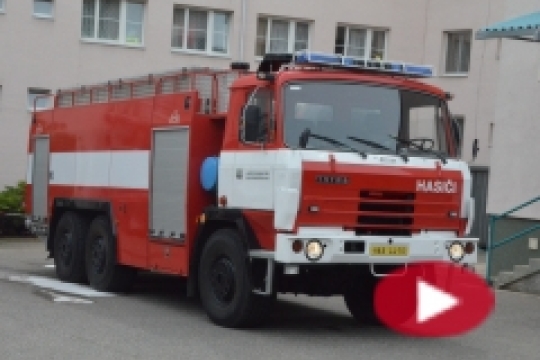 VIDEO: Hasiči v Pecce mají novou cisternu. Milionem na ni přispěl Královéhradecký kraj