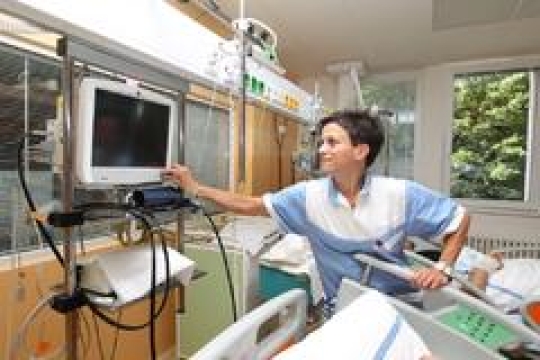 Trutnovská mikrobiologie se jako jediná v kraji může pochlubit mezinárodní značkou akreditace