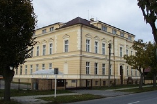 Ve Stěžerách budou místo studentů exponáty z muzea