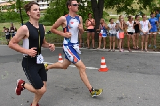 Olympiáda dětí a mládeže začala. Královéhradeckou výpravu přivedla na slavnostní zahájení biatlonistka Charvátová