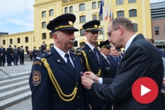 Den kraje představil a ocenil výjimečné osobnosti i zasloužilé příslušníky záchranných složek 