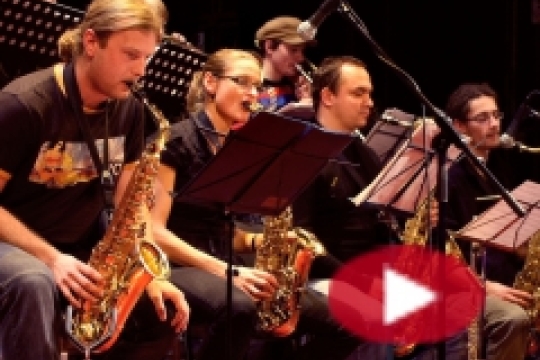 VIDEO: Jak se swingovalo v Týništi... Kraj podpořil 20. ročník festivalu Jardy Marčíka