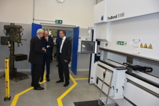 Znovuzrozená průmyslovka v Rychnově láká na moderní technologie