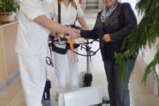 Rehabilitační ústav Hostinné získal moderní přístroj pro pohybovou terapii