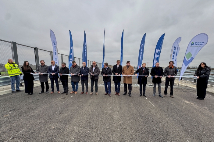 otevření úseku D35 mezi Hořicemi a Sadovou